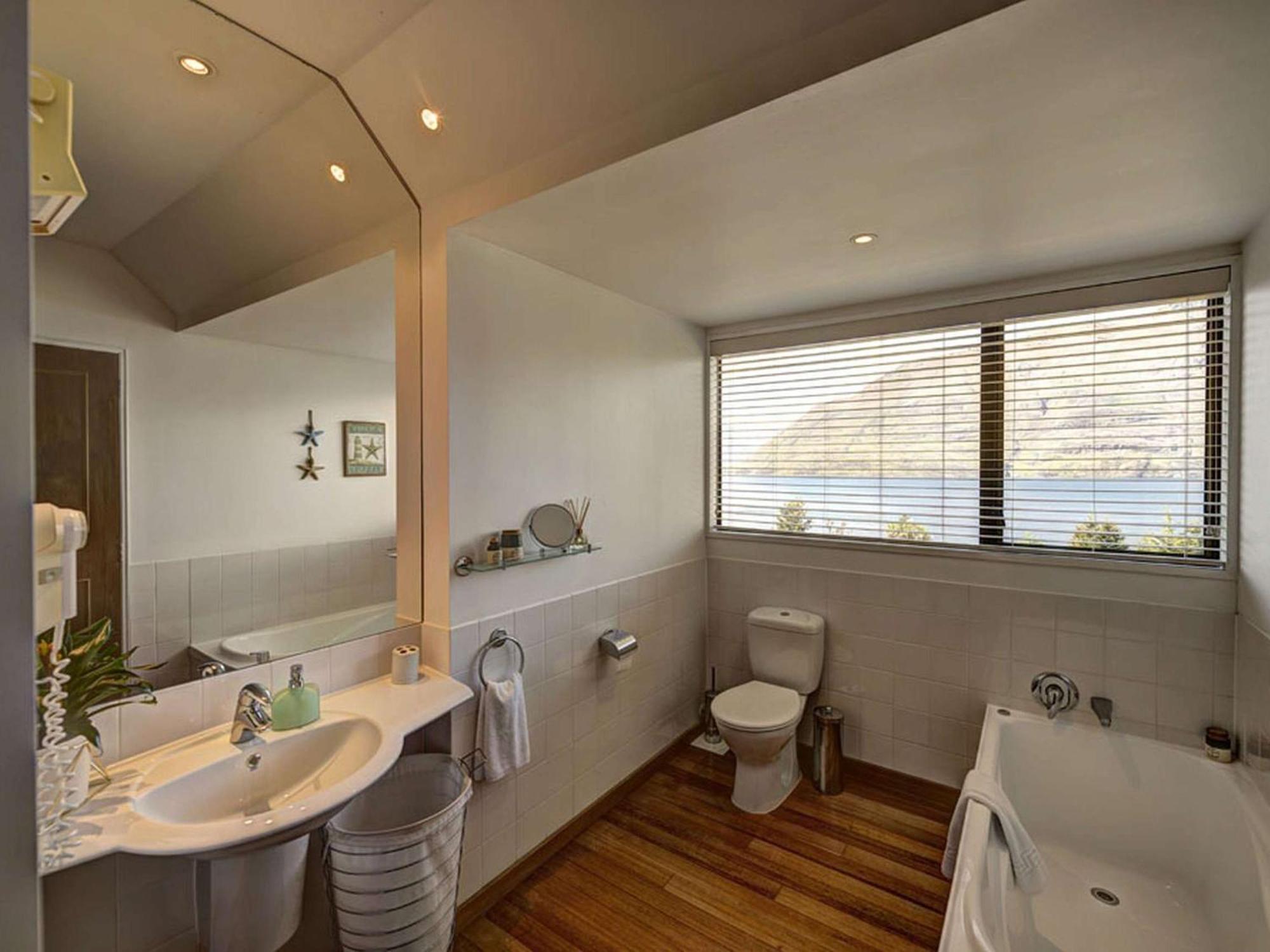 Hidden Lodge Queenstown Bagian luar foto