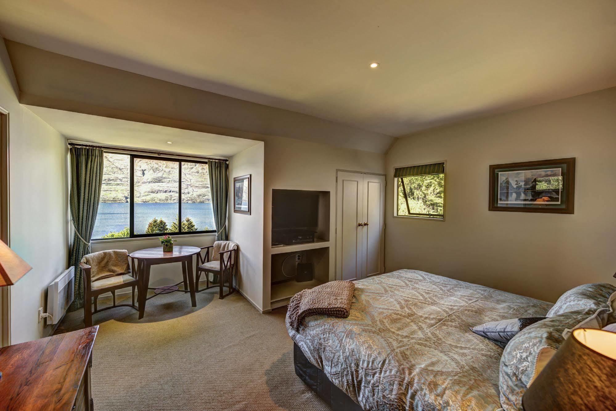 Hidden Lodge Queenstown Bagian luar foto