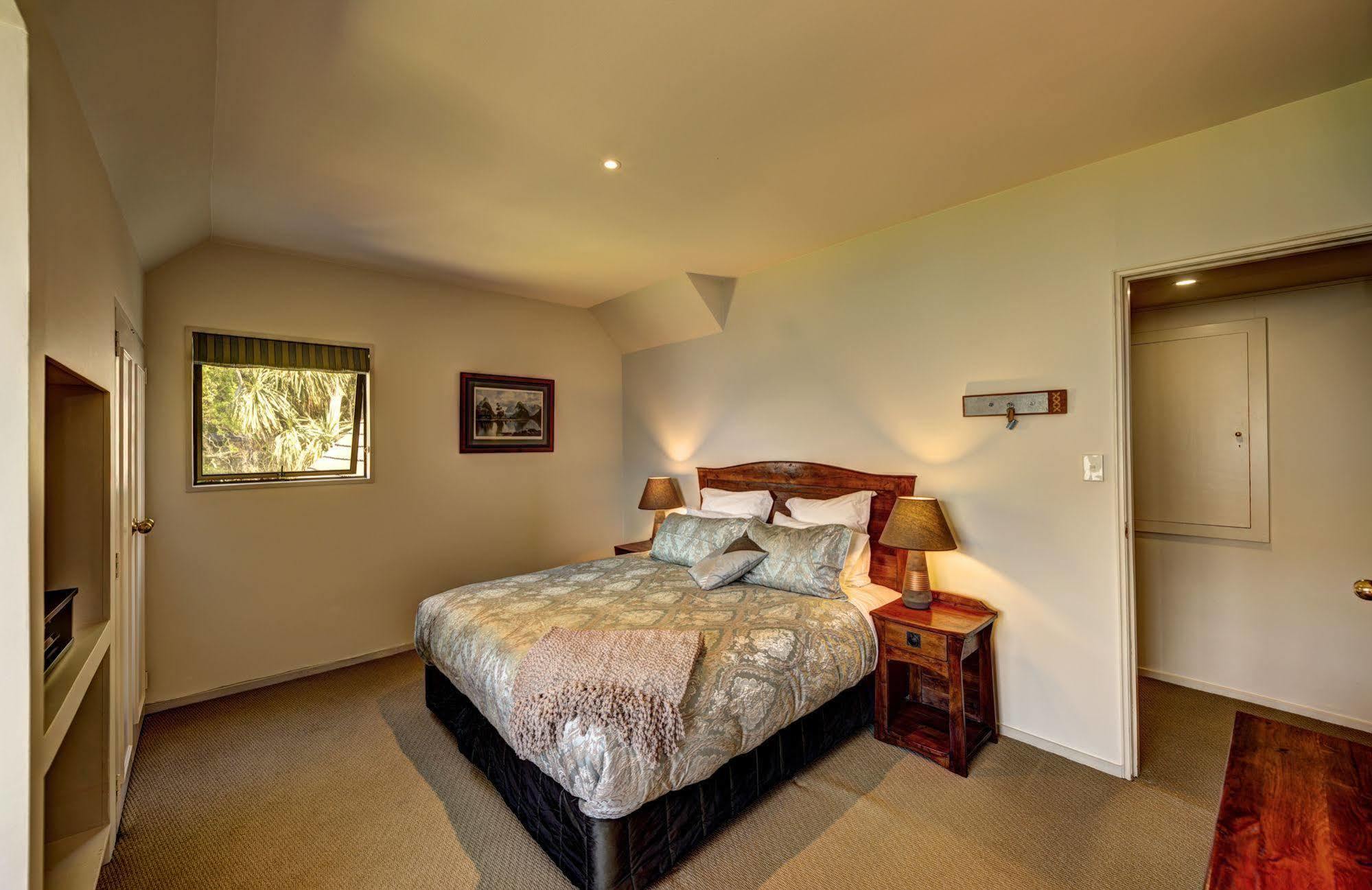Hidden Lodge Queenstown Bagian luar foto